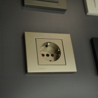 Розетка з заз.Grano титан, Титан, Розетка з заз.