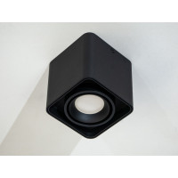 Накладний точковий світильник на гіпсокартон, чорний колір