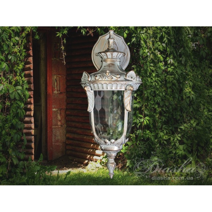 Шляхетний, ексклюзивний садово-парковий світильник, виконаний в класи�